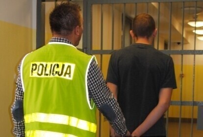 Kopali bili i polali benzyną 15-letniego kolegę