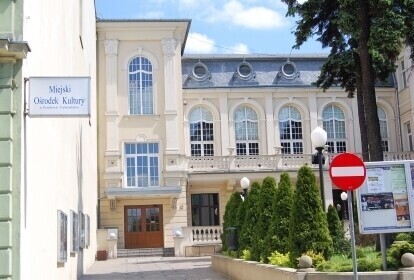 Do Sceny Jaracza trzeba dokładać