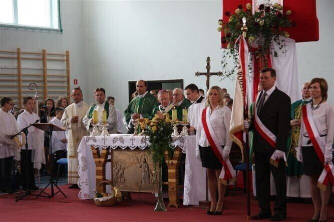 Szkole w Gomulinie patronuje ksiądz Wiewiórowski