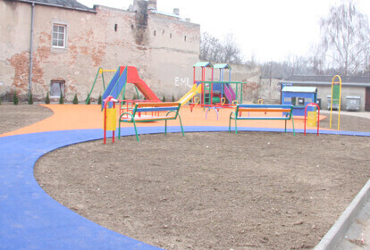 Zdjęcie 1: W Piotrkowie powstają kolejne place zabaw