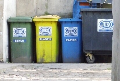 Meble możesz wyrzucić albo oddać