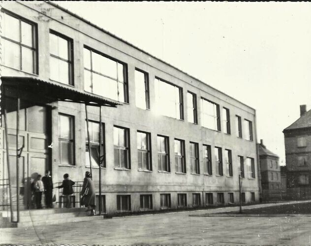 50 lat szkoły przy Broniewskiego w Piotrkowie