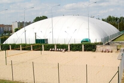 Hala balonowa w sądzie