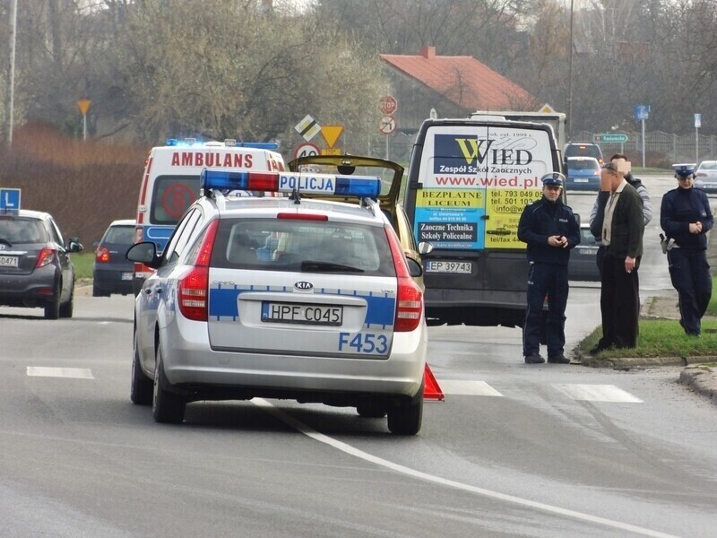 Zdjęcie 4: Potrącony na pasach trafił do szpitala
