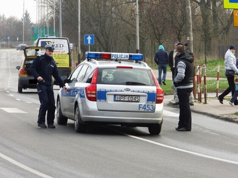 Zdjęcie 5: Potrącony na pasach trafił do szpitala