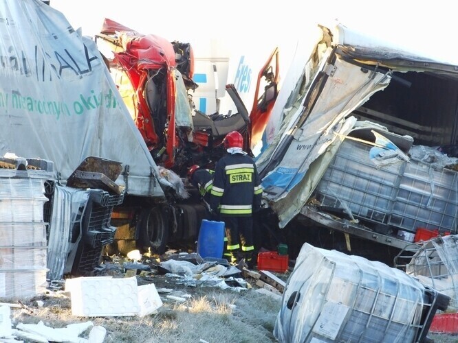 20-letni kierowca TIR-a walczy o życie