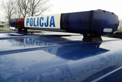 Zdjęcie 1: 8-latka wtargnęła pod nadjeżdżający samochód