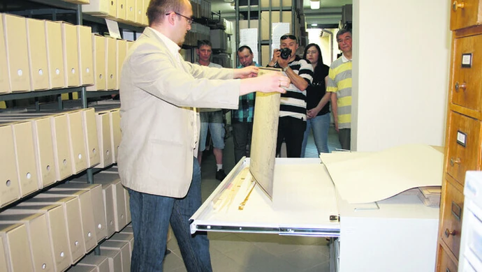 Zwiedzali serce Archiwum