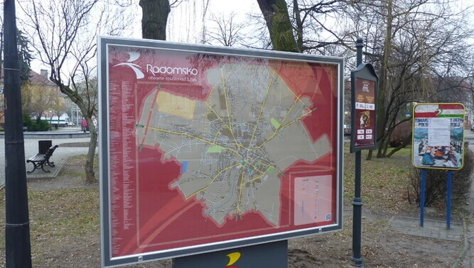 Radomsko: Tablice z planem miasta