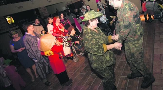 "Szansa" na balu przebierańców