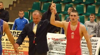 Znakomity start zapaśników AKS