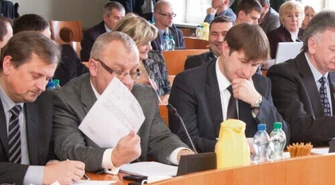 W Bełchatowie za śmieci 7 i 12 zł od osoby