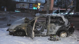 Samochód zaczął się palić, więc złodziej uciekł
