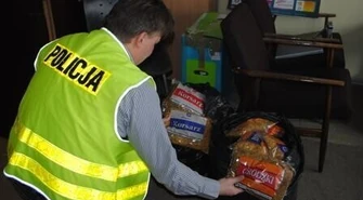 25 kg tytoniu znaleźli w bagażniku audi