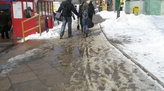 Warunki na chodniku wołały o „pomstę do nieba”