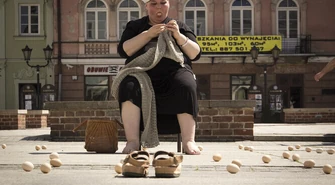 Interakcje: Performance w Rynku Trybunalskim