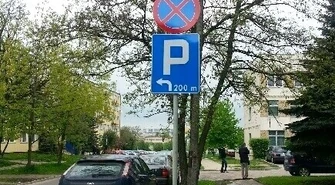 Wolą parkować na zakazie, niż chodzić