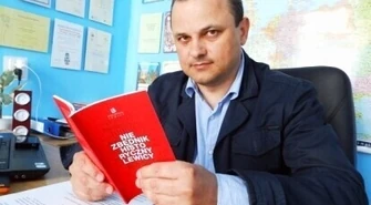 „Niezbędnik pokazuje pomijaną historię”