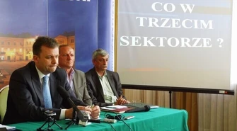 Kto odbierze śmieci w trzecim sektorze miasta?