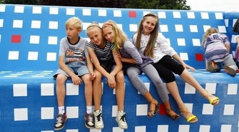 Wielka kanapa w Piotrkowie