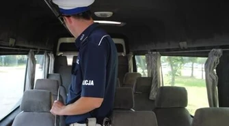 Policjanci skontrolowali busy i autobusy