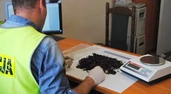 20-latek handlował narkotykami?