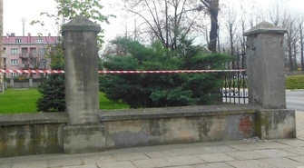 Zniknęło ogrodzenie sprzed piotrkowskiego muzeum