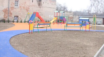 W Piotrkowie powstają kolejne place zabaw