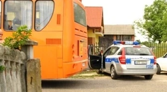 Nietrzeźwy kierowca przewoził dzieci