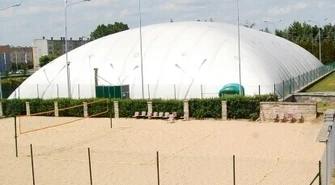 Hala balonowa w sądzie