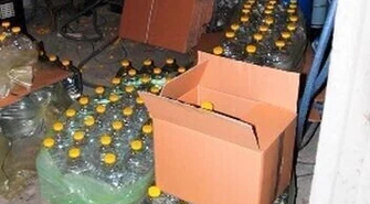 Miał nawet linię do odkażania alkoholu