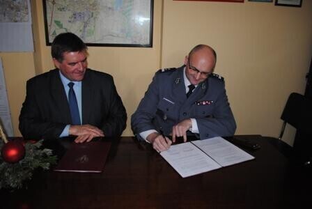 Pieszo i na rowerach trafią tam gdzie trudno dojechać