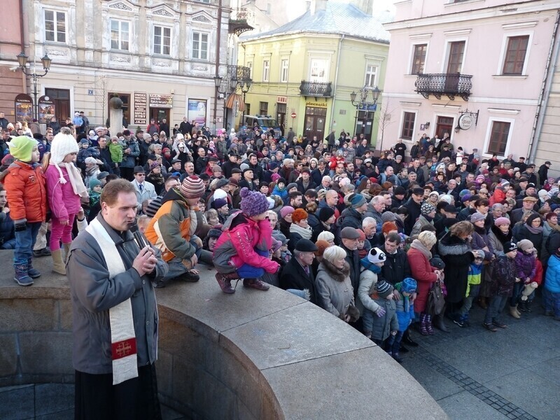 Zdjęcie 2: Podarowali mirrę, kadzidło i złoto