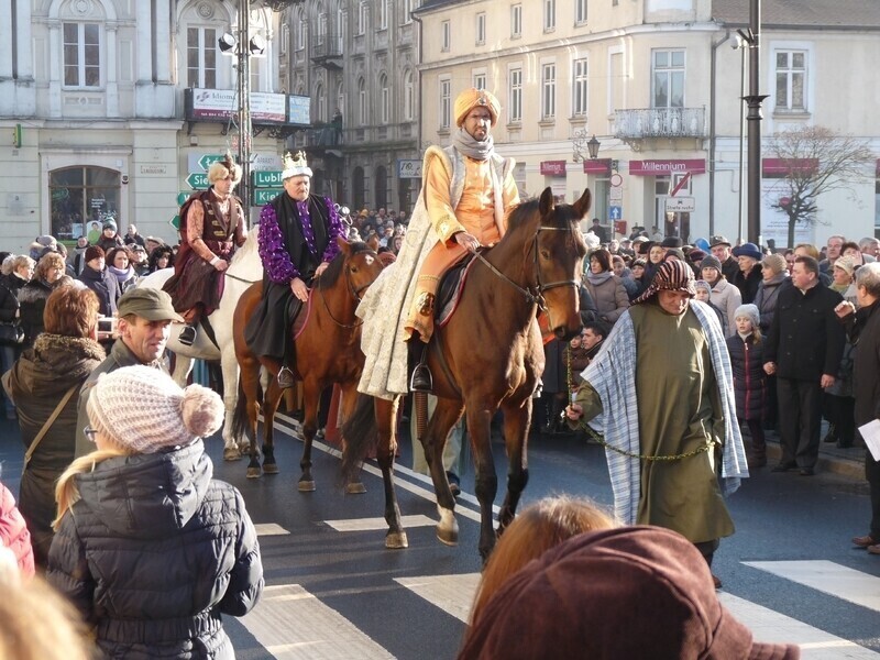 Zdjęcie 3: Podarowali mirrę, kadzidło i złoto