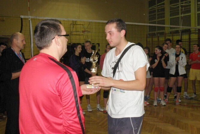 Sulejów Grali w siatkę z okazji rocznicy