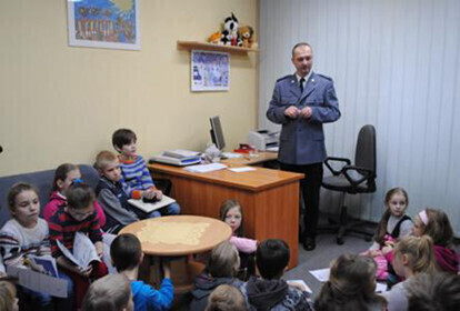 Kilkudziesięciu nieletnich trafiło za kraty