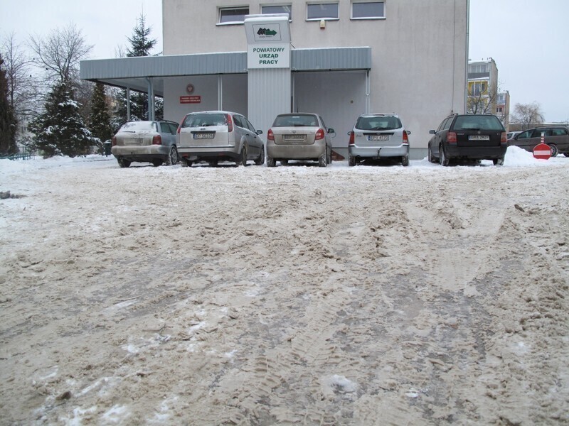 Zdjęcie 2: Narzekają na nieodśnieżone drogi