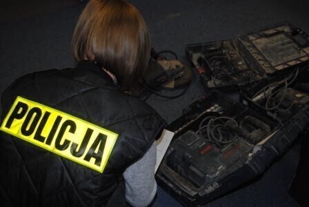 Policjanci zatrzymali 15-letnich włamywaczy