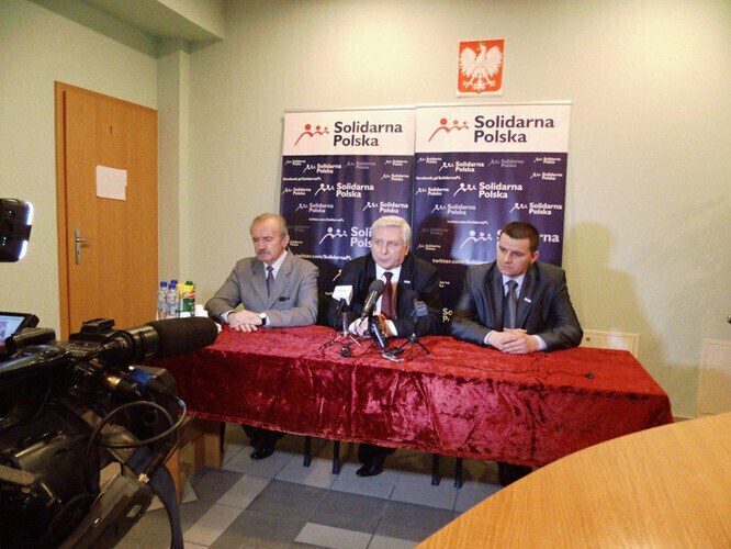Solidarna Polska Z mordercy robi się ofiarę