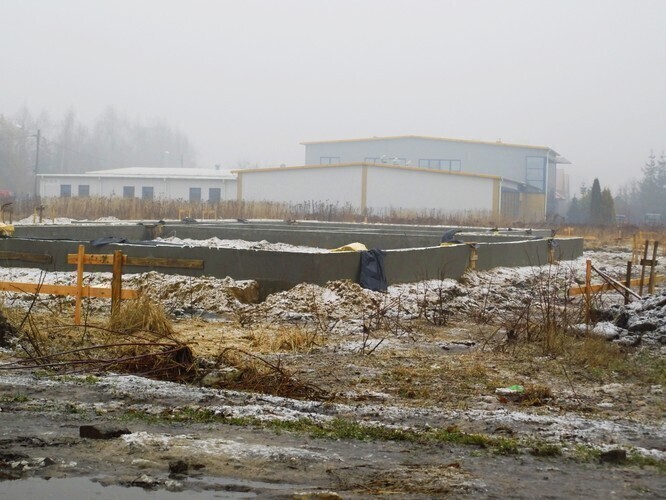 Nowy salon samochodowy w Piotrkowie