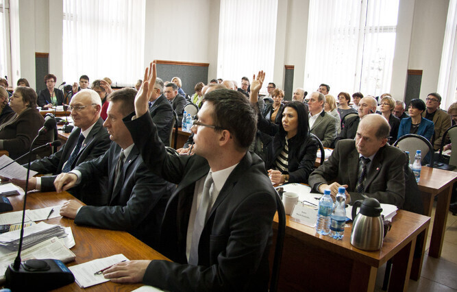 Kto złożył najwięcej interpelacji