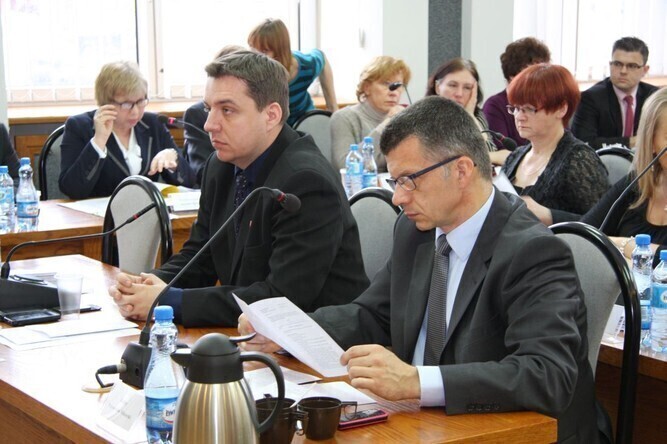 Puścić pawia przegonić bobra