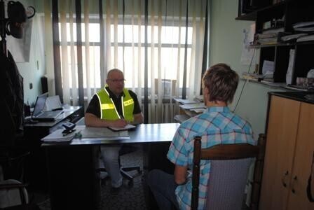 Zdjęcie 1: Włamywacze do samochodów zatrzymani na gorącym uczynku