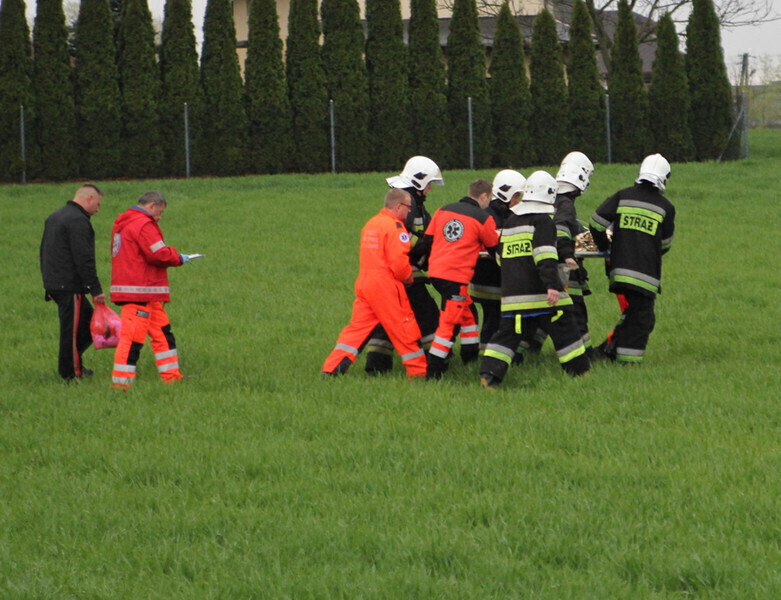 Zdjęcie 4: Dziecko walczy o życie - wypadek w Babach