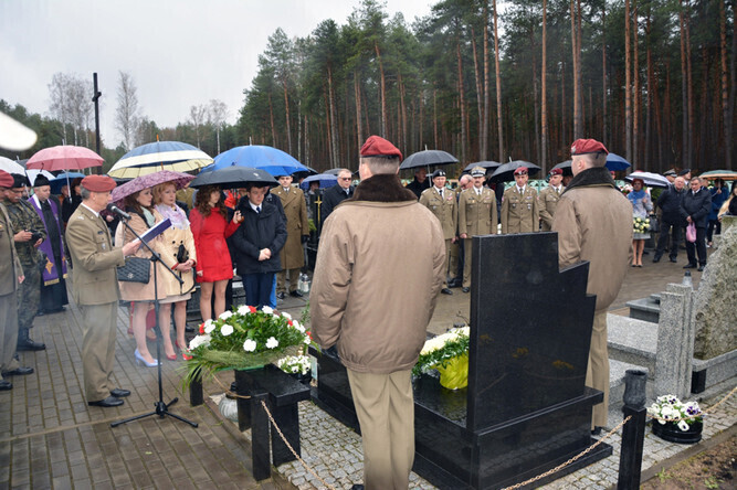 Zdjęcie 1: Uroczyste obchody upamiętniające Ofiary Katastrofy Smoleńskiej