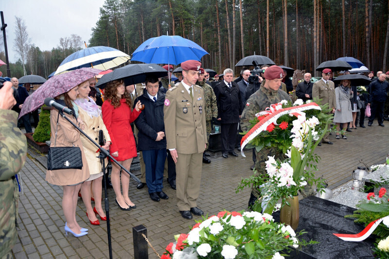 Zdjęcie 3: Uroczyste obchody upamiętniające Ofiary Katastrofy Smoleńskiej