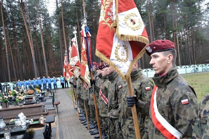 Zdjęcie 5: Uroczyste obchody upamiętniające Ofiary Katastrofy Smoleńskiej