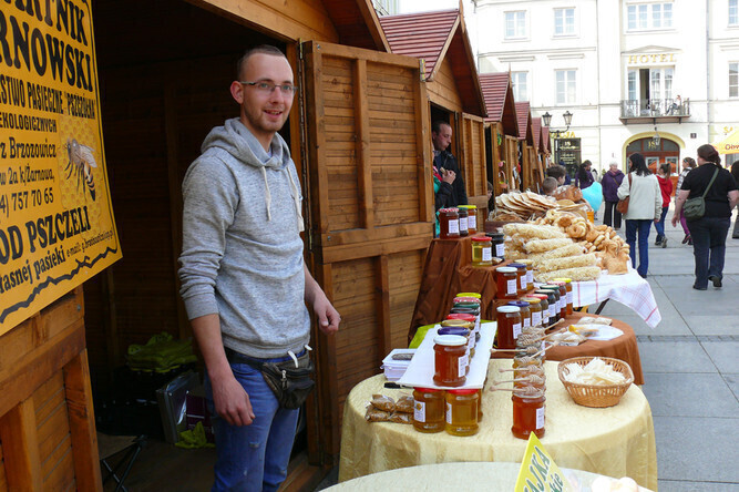 Zdjęcie 1: Wielkanocny Jarmark w Rynku Trybunalskim
