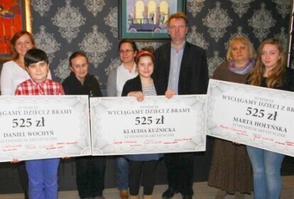 Fundację Wyciągamy dzieci z bramy można wesprzeć 1 proc. podatku