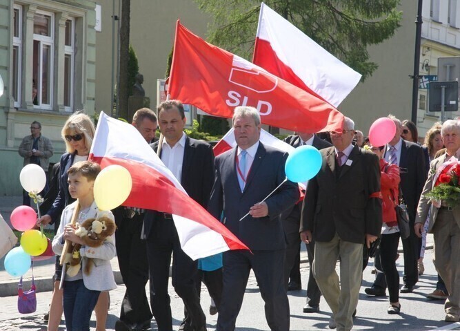 Piotrkowianie w pochodzie 1-majowym